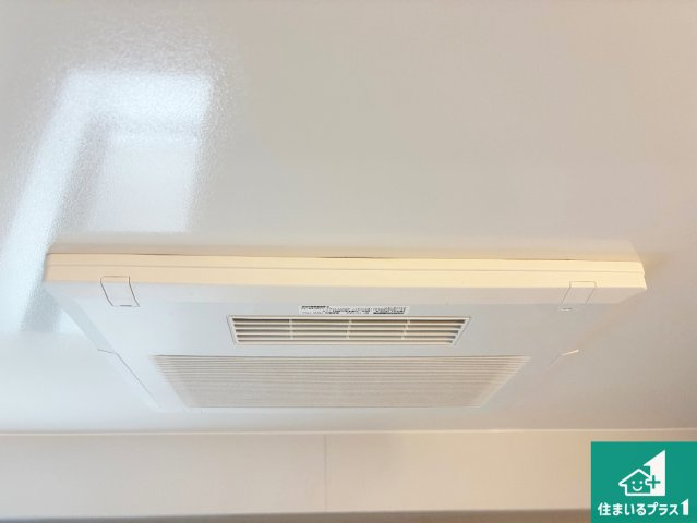 ♦堺市東区日置荘西町　新築一戸建ての冷暖房・空調設備|四季を通して快適なバスライフをお手伝いする浴室暖房乾燥機！浴室の乾燥・暖房・涼風・換気はもちろん、２４時間換気にも対応！