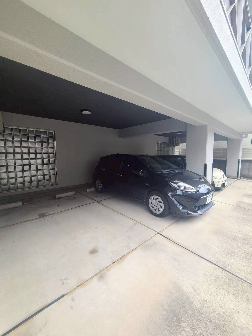 仁川北マンションの駐車場
