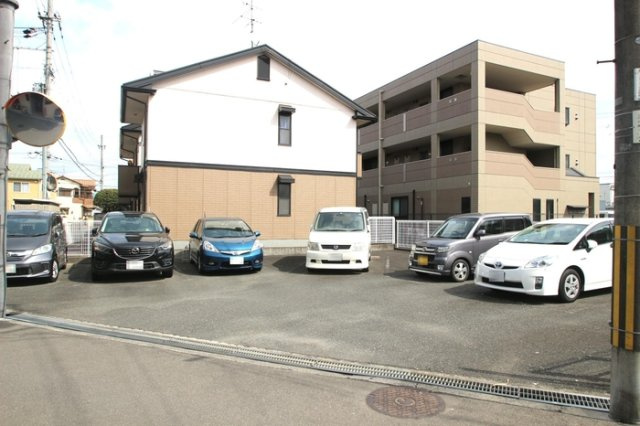 グランメールの駐車場