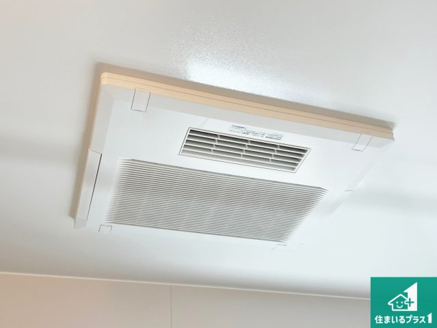 ■宝塚市中州　新築一戸建ての冷暖房・空調設備|四季を通して快適なバスライフをお手伝いする浴室暖房乾燥機！浴室の乾燥・暖房・涼風・換気はもちろん、２４時間換気にも対応！