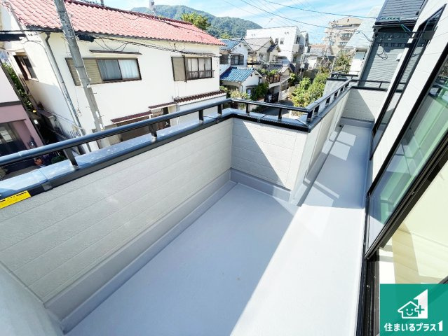 ■宝塚市中州　新築一戸建てのバルコニー|日当たりのよいバルコニー！お部屋が開放的に！