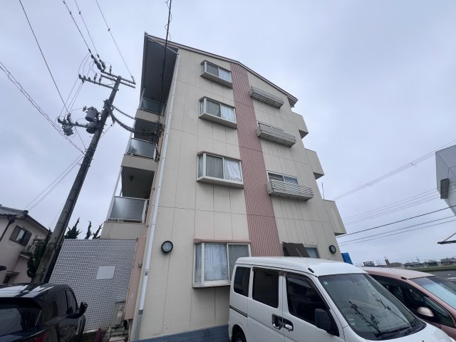 ドゥ・ホーム魚住の外観