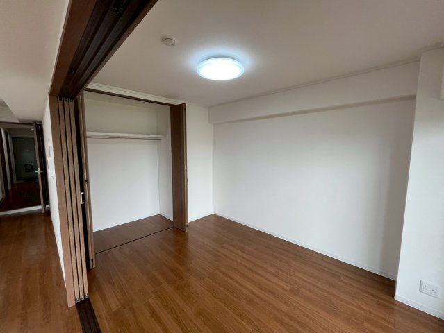 パームスクエアジェームス山 の洋室|ゆったりした洋室です