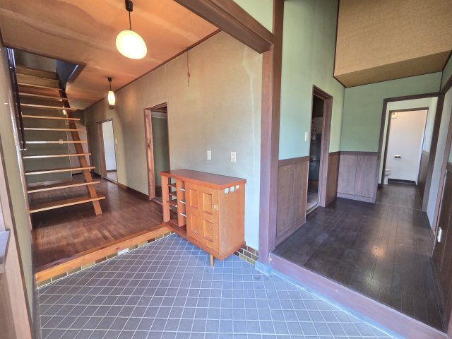 桐生市相生町三丁目　中古住宅の玄関|中古住宅　桐生市相生町三丁目