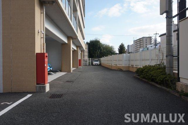 熊本市中央区本荘３丁目の賃貸マンションの駐車場