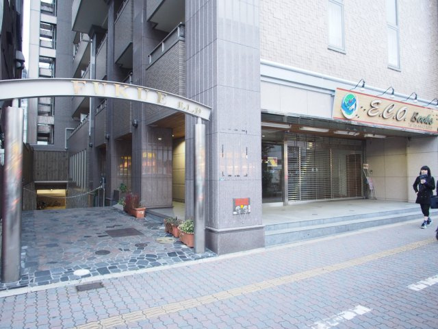 FUKUE BLD のエントランス