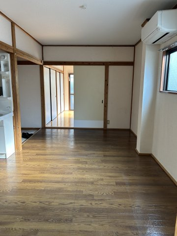 コーポヤマダの居間・リビング