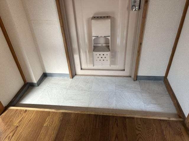 コーポヤマダの玄関
