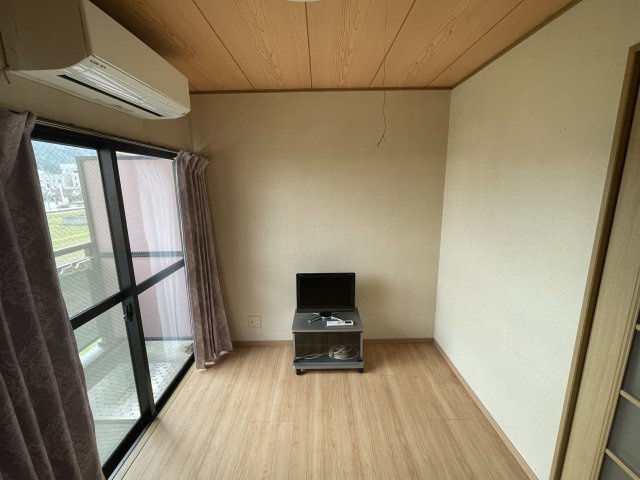 ラベンダーの洋室