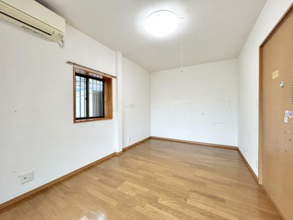 【土地124坪×平屋】香南市野市町下井　中古一戸建ての洋室|家具配置がしやすい長方形の間取りです。