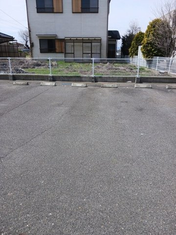 グレイスＡの駐車場
