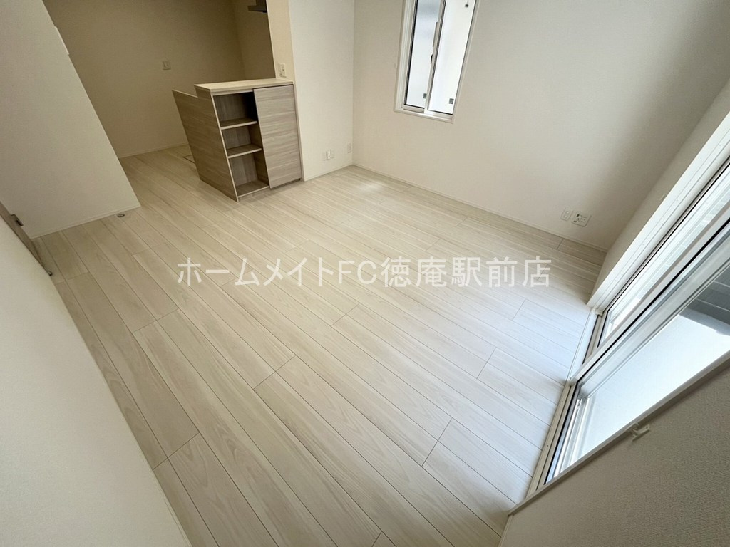 大阪市城東区諏訪３丁目のアパートの居間・リビング