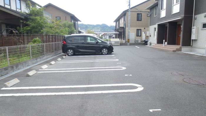 【駐車場】