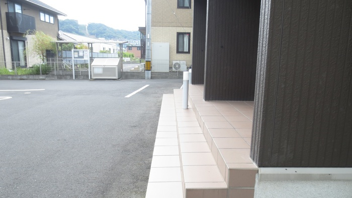 【駐車場】