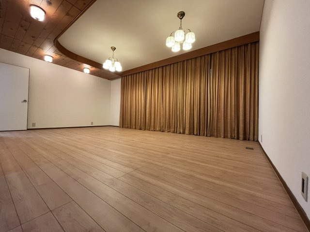 東人丸町戸建の居間・リビング