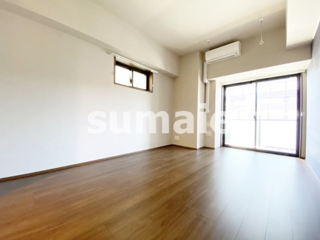 URBAN SKYLINE OMIYAの洋室|人気の角部屋です！