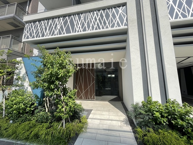 URBAN SKYLINE OMIYAのエントランス|立派なエントランスです♪