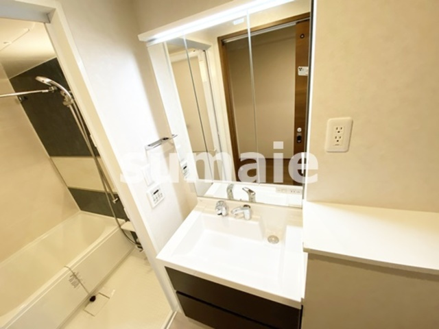 URBAN SKYLINE OMIYAの洗面所|三面鏡タイプの洗面化粧台☆