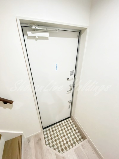 鎌倉市台４丁目のアパートの玄関
