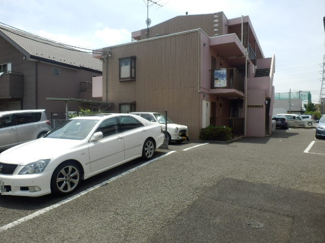 【駐車場】 | グランデいづみ | 外観