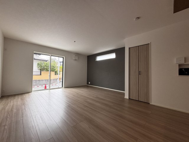 神戸市西区伊川谷町潤和新築戸建１号棟の居間・リビング