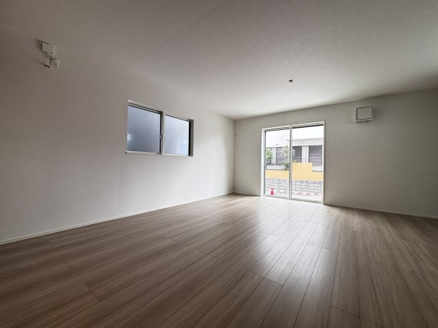 神戸市西区伊川谷町潤和新築戸建１号棟の居間・リビング