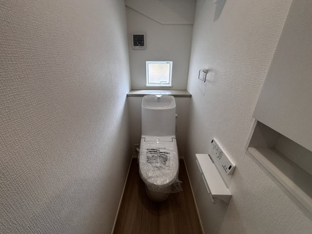神戸市西区伊川谷町潤和新築戸建１号棟のトイレ