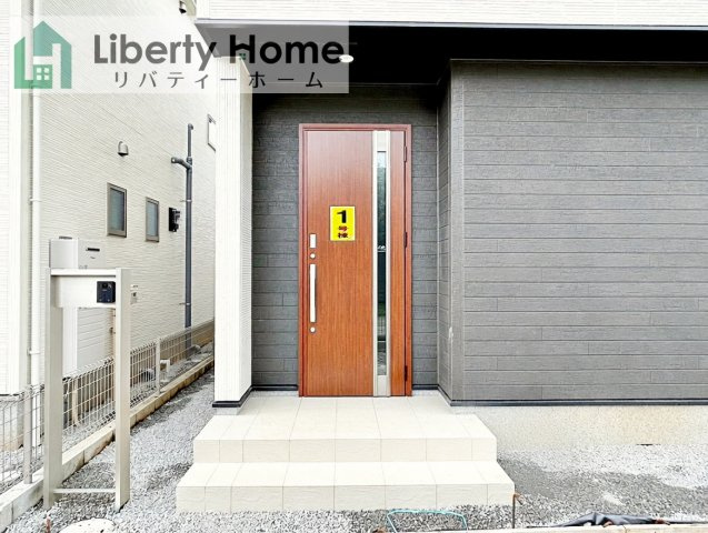 取手市野々井第1期　新築戸建　1号棟のエントランス