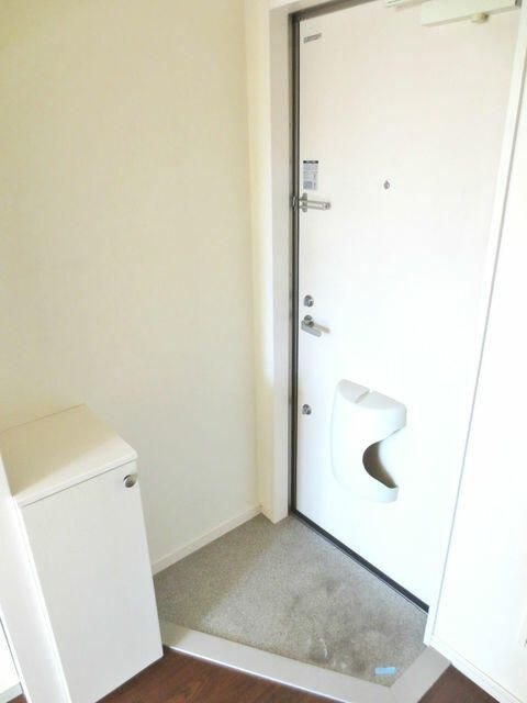 大野ビルの玄関