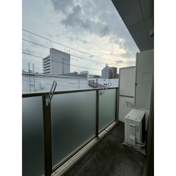 Blue Square　名古屋市賃貸　仲介手数料無料のバルコニー