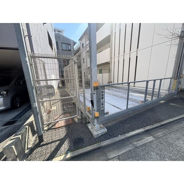Blue Square　名古屋市賃貸　仲介手数料無料の駐車場