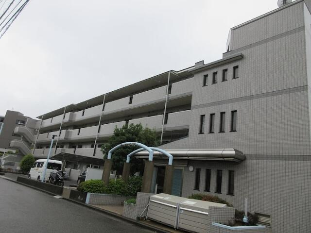 コーポラストマトの外観
