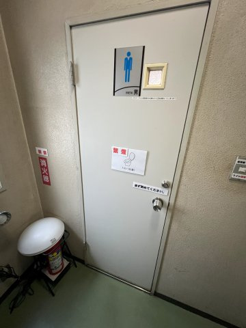 欧文ビルのトイレ|共用トイレ：３F男子トイレ