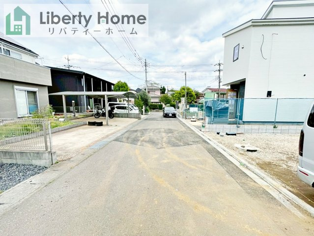 取手市野々井第1期　新築戸建　2号棟の前面道路含む現地写真