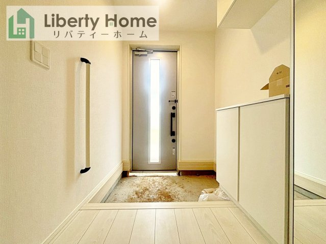 取手市野々井第1期　新築戸建　2号棟の玄関