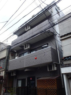 【外観】 | 鉄筋コンクリート造のがっちりとした建物。