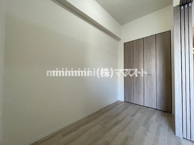 コンフォリア・リヴ桜川ソルテラスの洋室