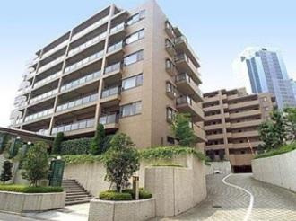 【外観】 | パーク・ハイム中野坂上 | 鉄筋コンクリート造のがっちりとした建物。