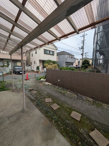 荒井ハウスの庭