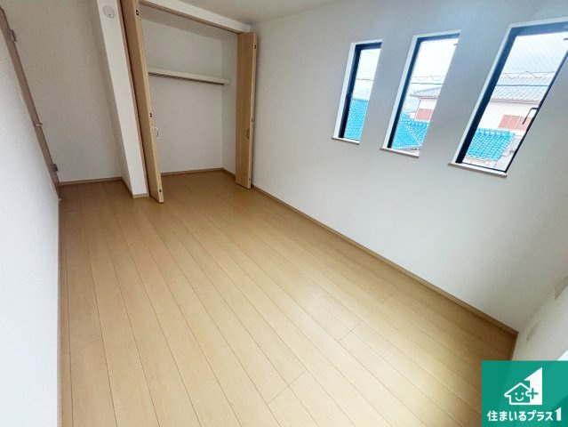 ◆堺市東区日置荘西町　新築一戸建ての洋室|シンプルな洋室は、自分好みのインテリアが楽しめます♪ご家族とインテリアや家具を選びに行くのは入居時の醍醐味の一つです。ぜひお楽しみください♪