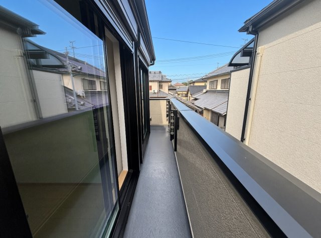 ◆堺市東区日置荘西町　新築一戸建てのバルコニー|ワイドバルコニーは洗濯物を干すスペースが広いのでご家族が多くても安心！