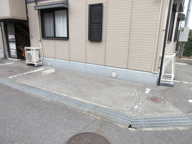 ナチュールB棟の駐車場