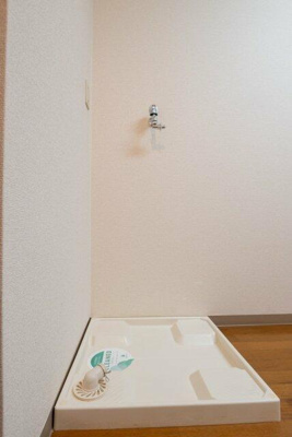 【設備】 | コンフォート日暮里 | 室内洗濯機置場 