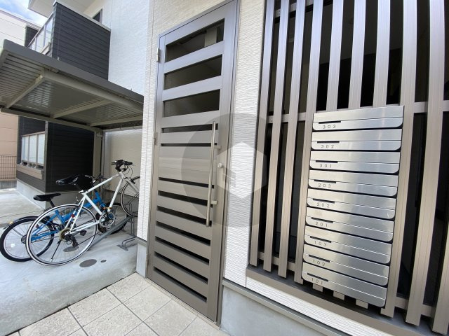 GRANDIR衣摺のエントランス