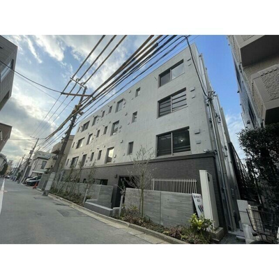 【外観】 | ウェルスクエア中野坂上Ⅱ | 鉄筋コンクリート造のがっちりとした建物。