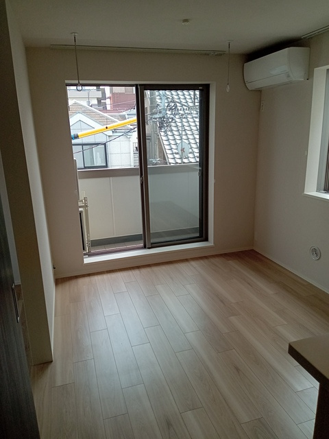 メゾン　リベッチオの居間・リビング|★明るいフローリングのお部屋です★