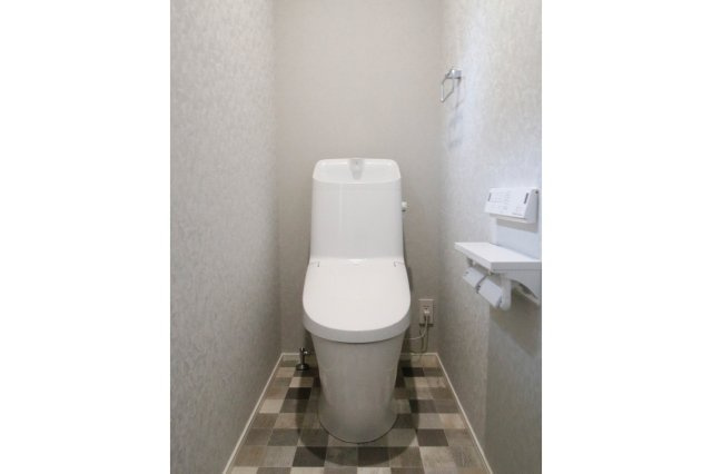 西小二里　中古未入居戸建てのトイレ