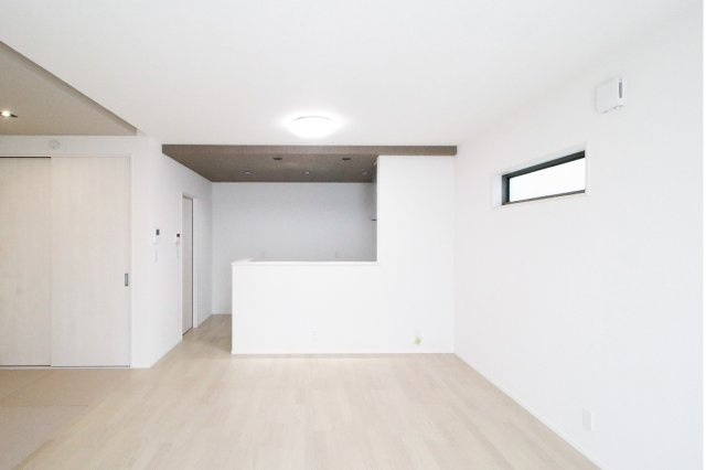 西小二里　中古未入居戸建ての居間・リビング