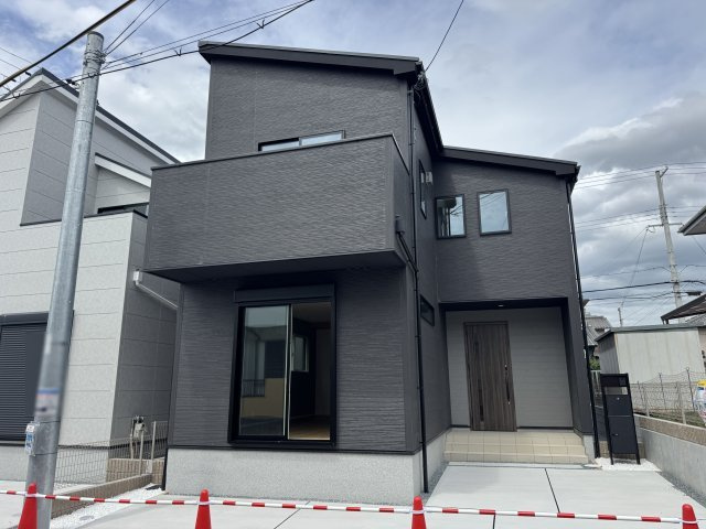 神戸市西区伊川谷町潤和新築戸建２号棟の外観