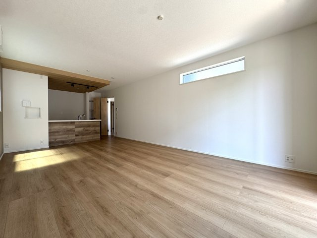 神戸市西区伊川谷町潤和新築戸建２号棟の居間・リビング